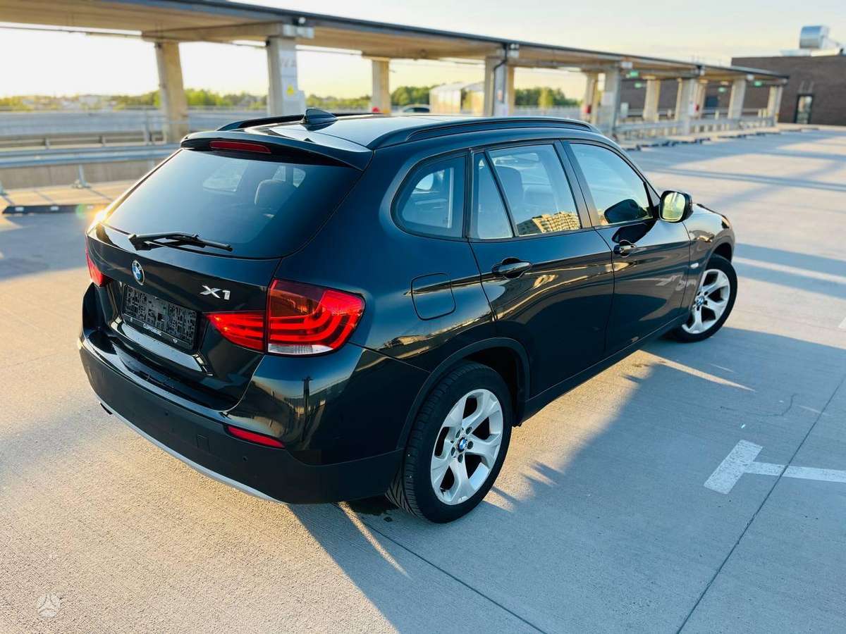 BMW X1, 2.0 l., hatchback