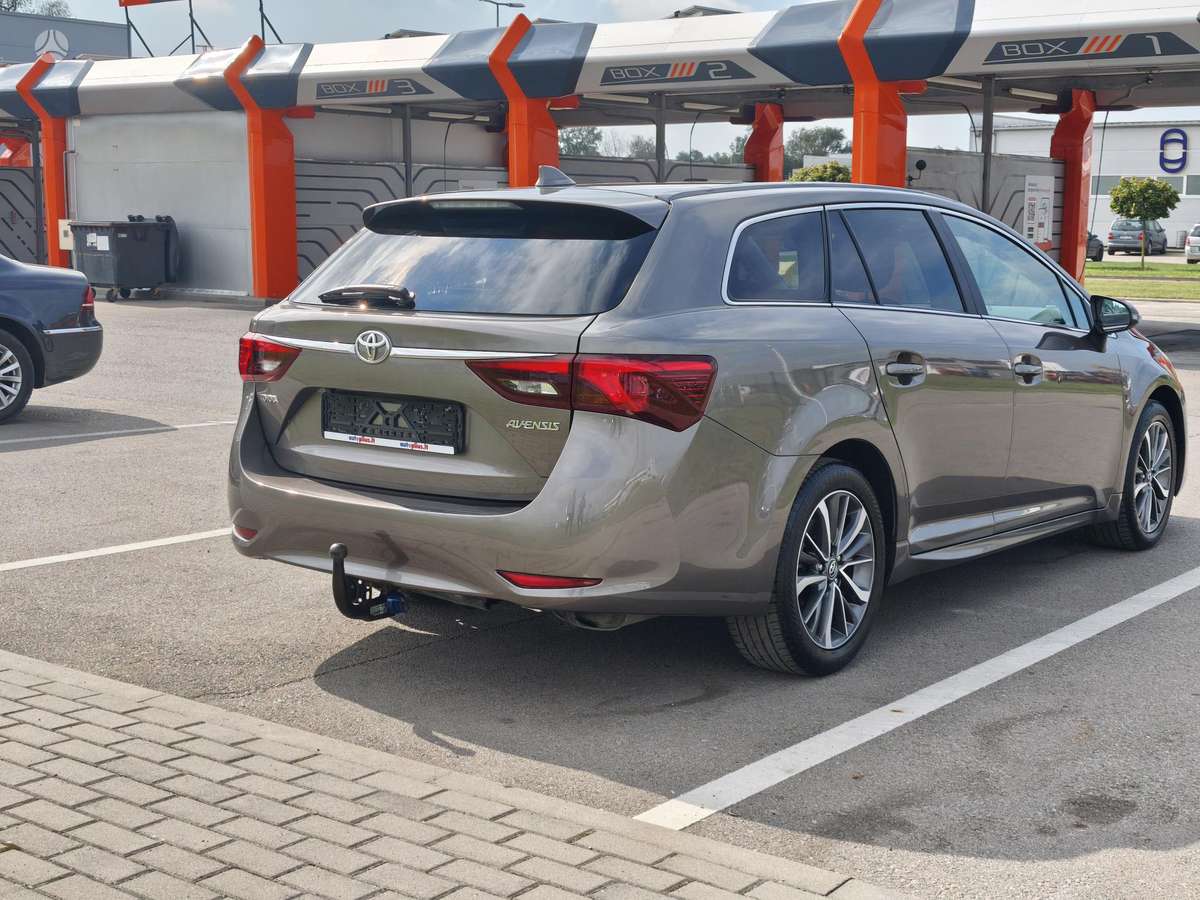 Toyota Avensis - 6
