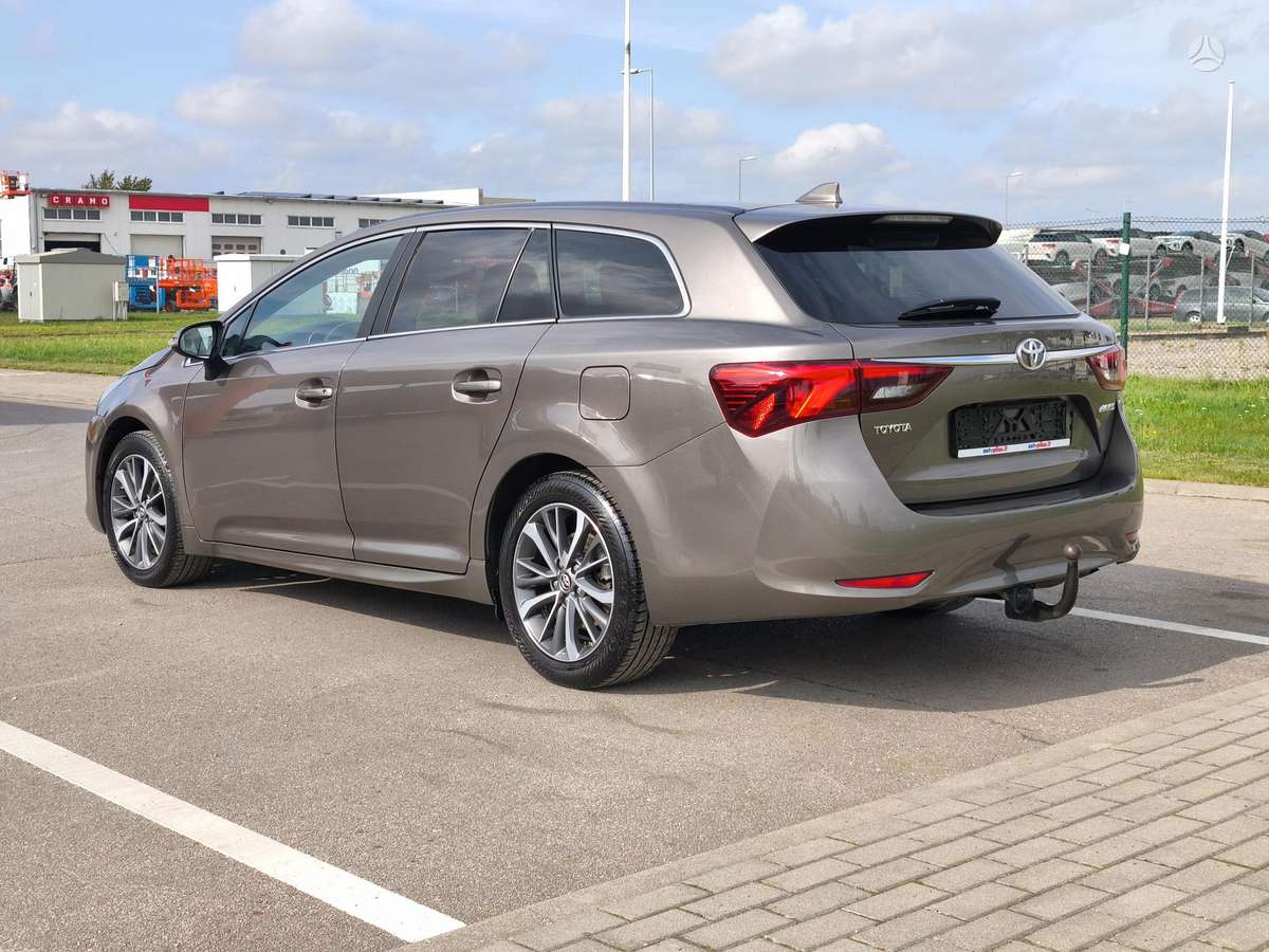 Toyota Avensis - 7