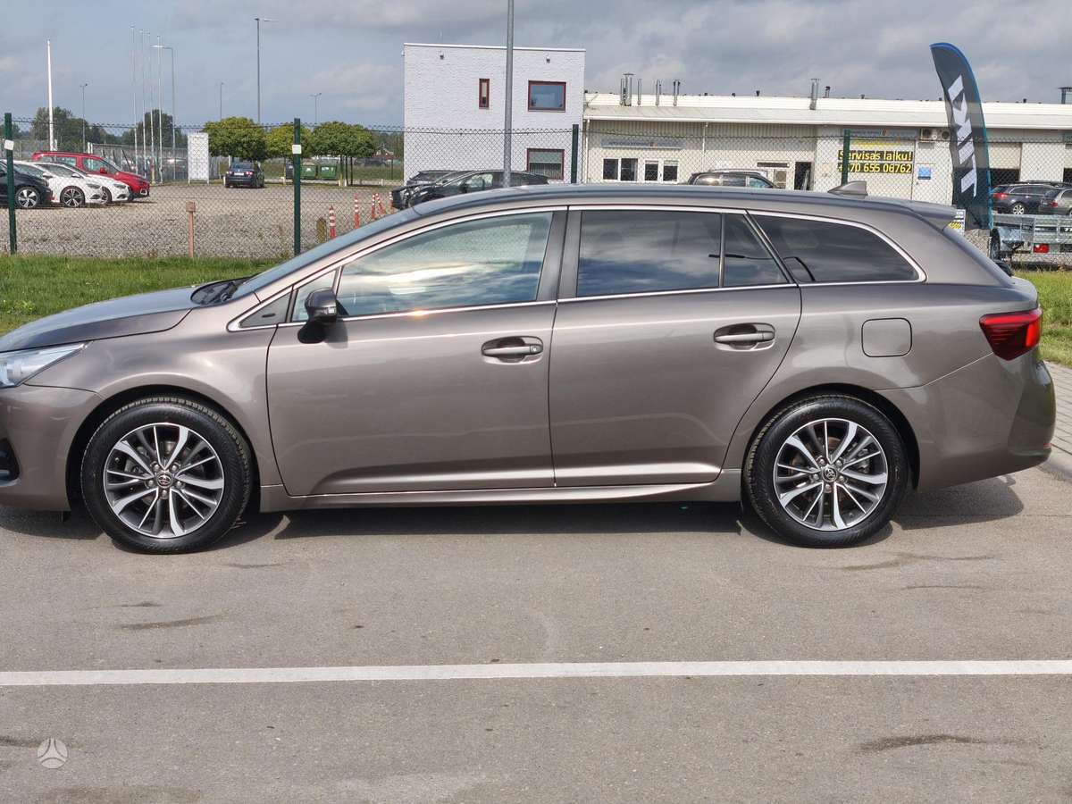 Toyota Avensis - 5