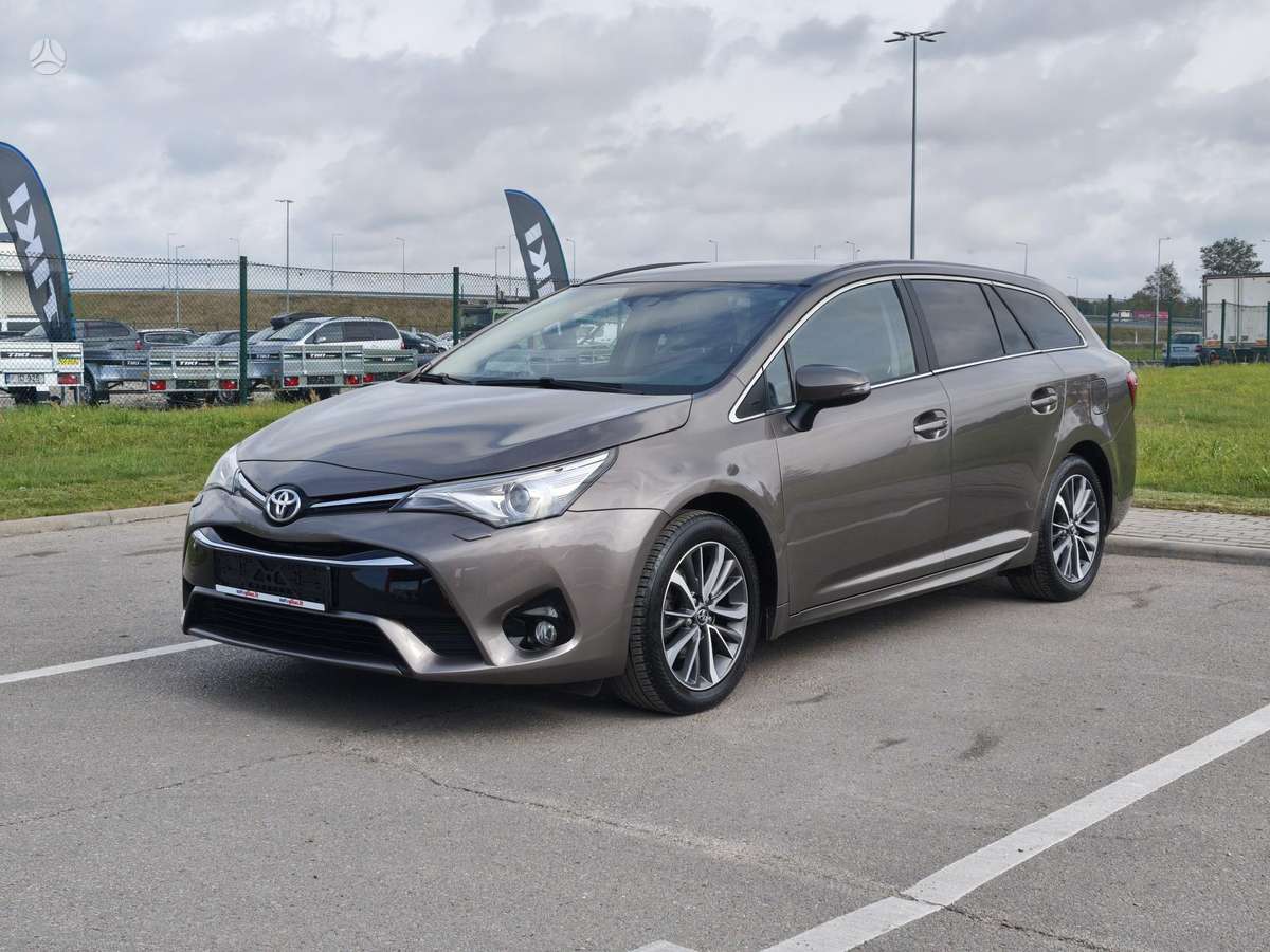 Toyota Avensis - 2