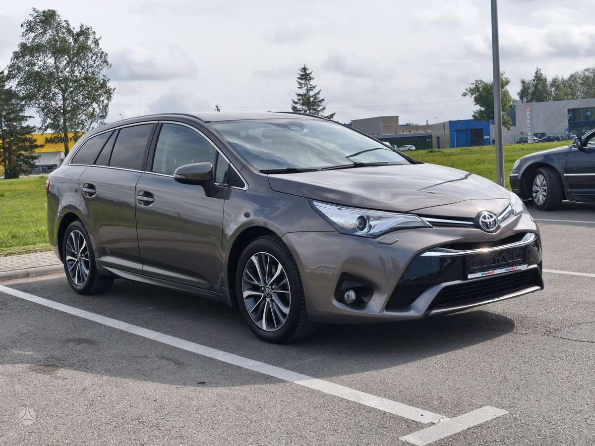 Toyota Avensis - 1