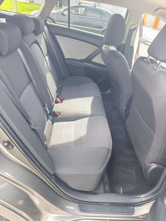 Toyota Avensis - 9
