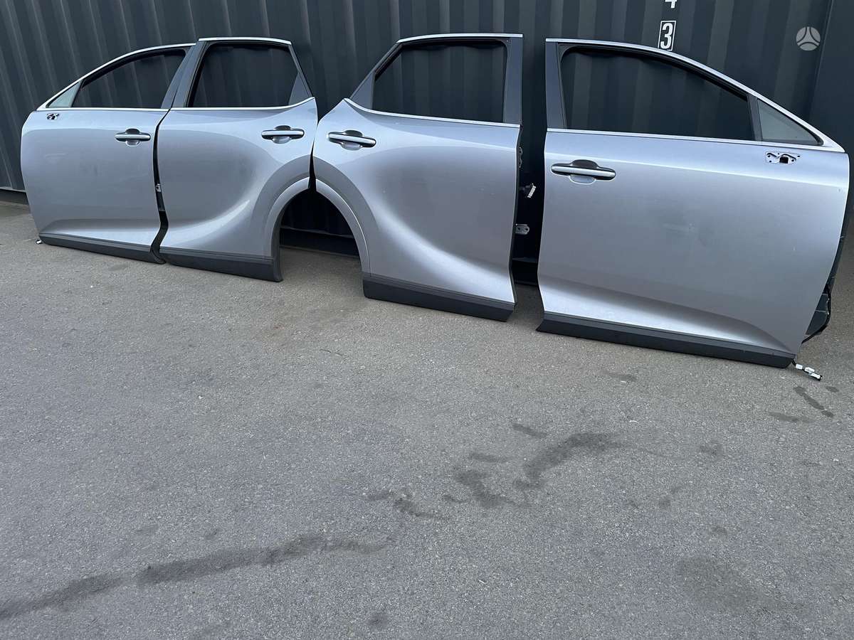 Lexus RX klasė 1l2 spalvos kodas pilnos durys