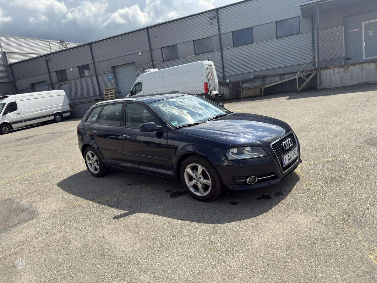 Audi A3, 1.6 l., hatchback