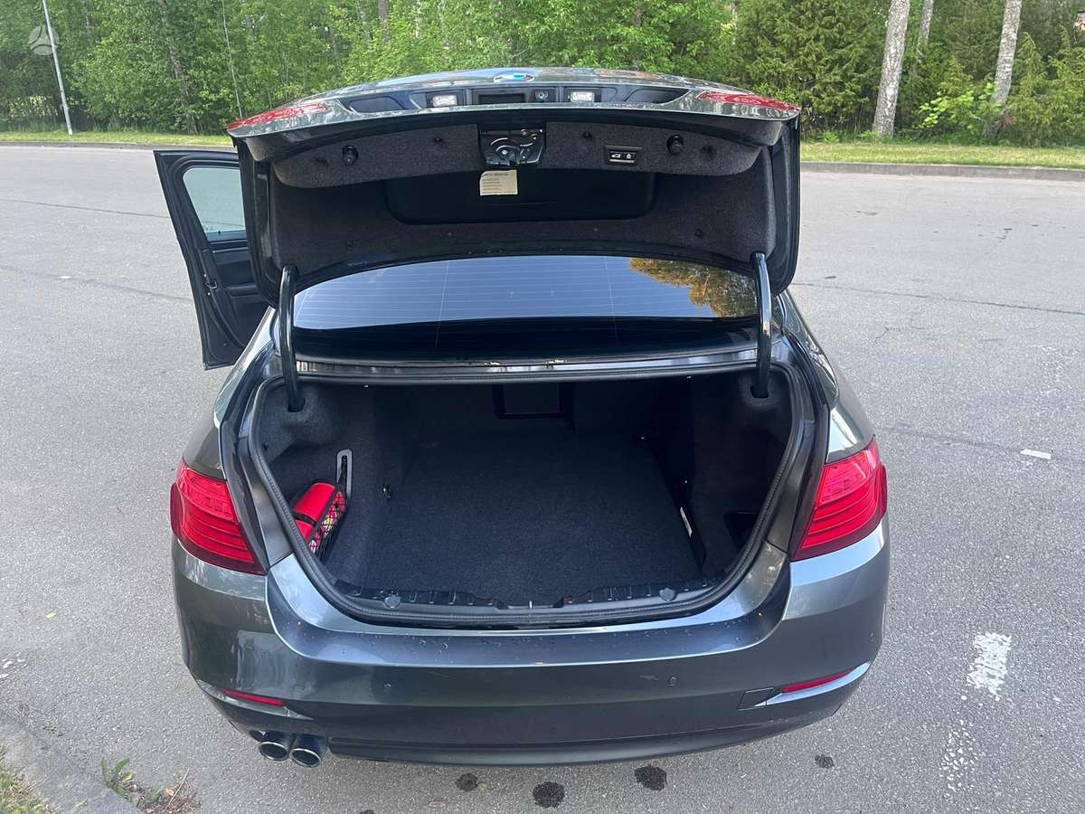 BMW 518, 2.0 l., Седан