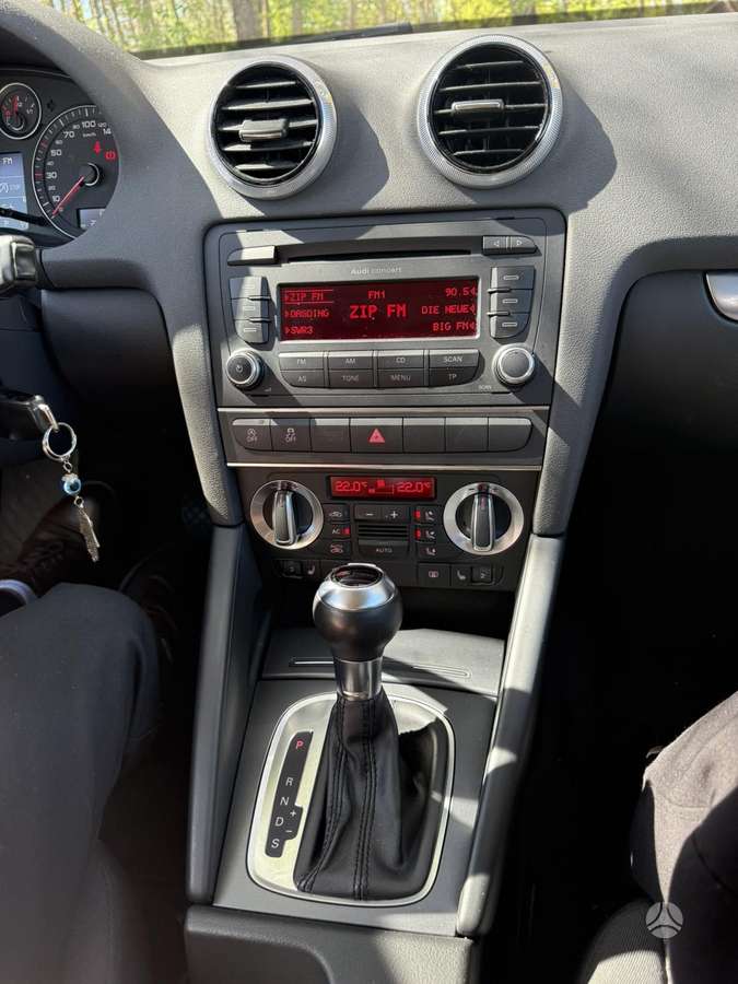 Audi A3, 1.6 l., hatchback
