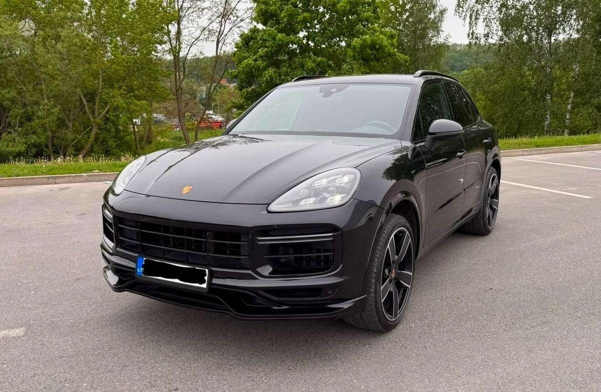 Porsche Cayenne - 1