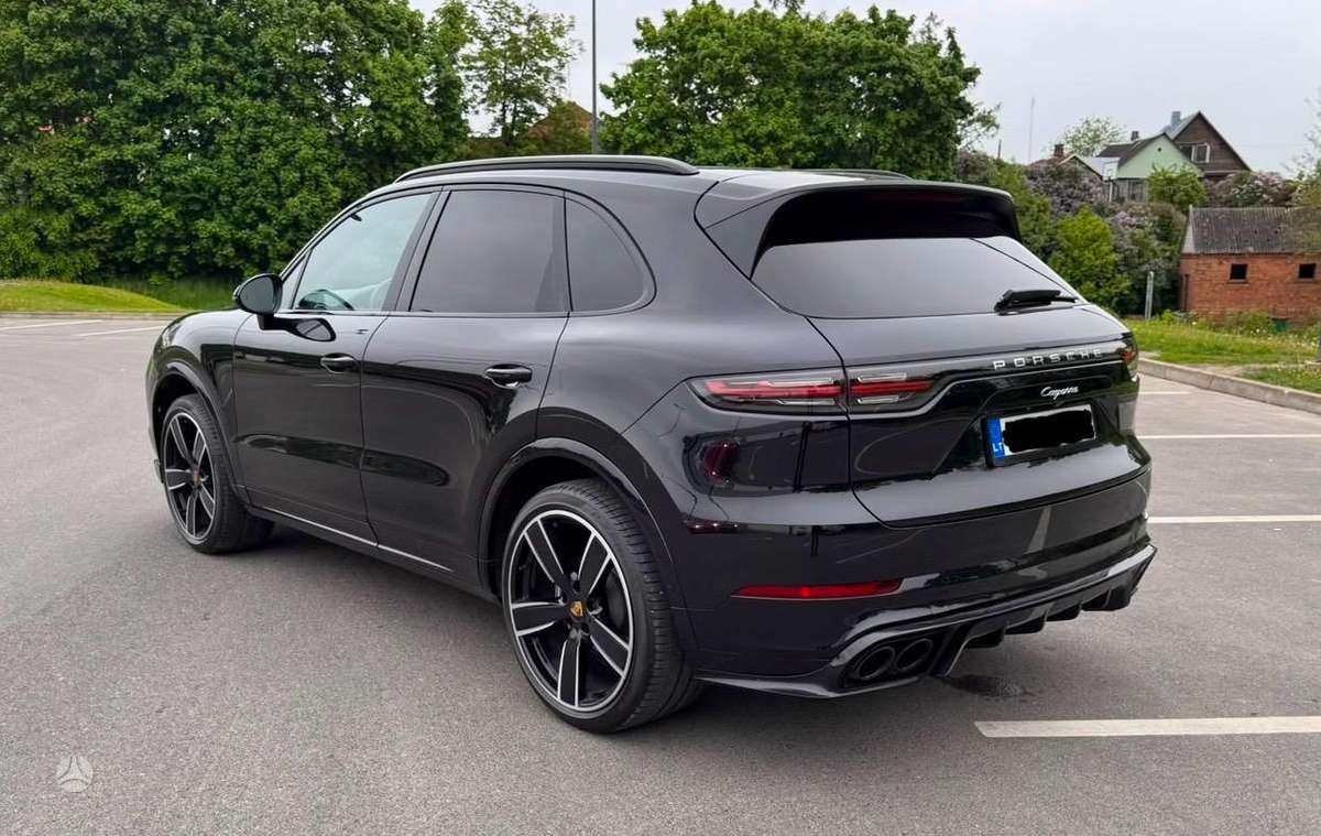 Porsche Cayenne - 4