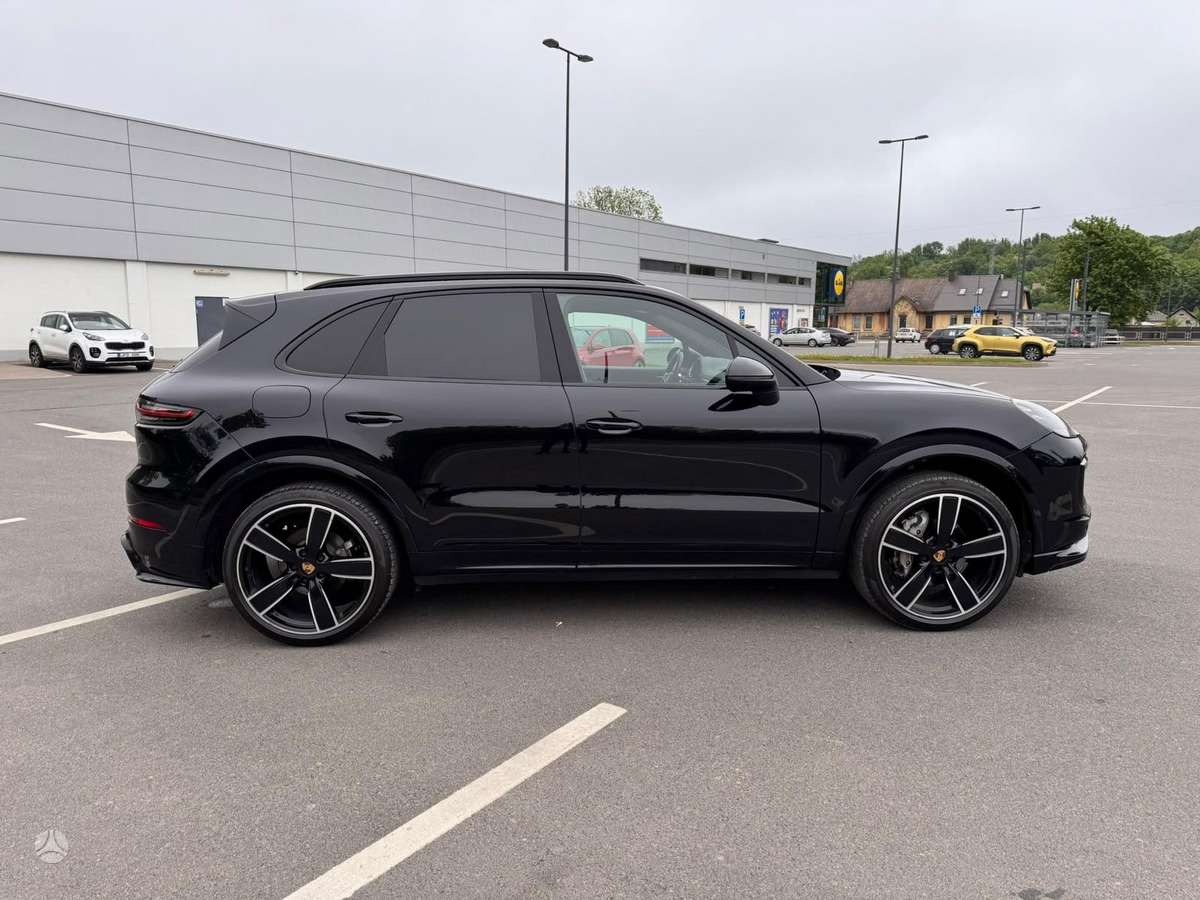 Porsche Cayenne - 5