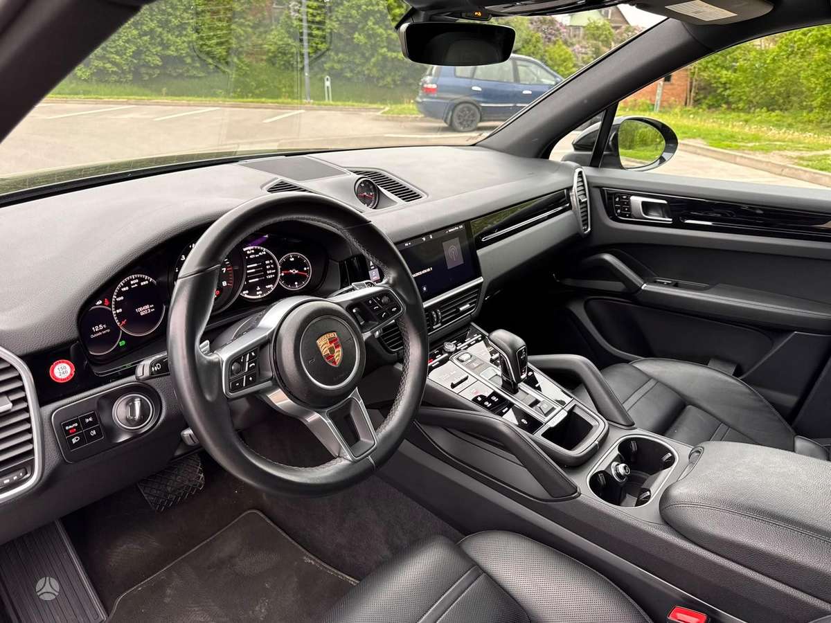 Porsche Cayenne - 6