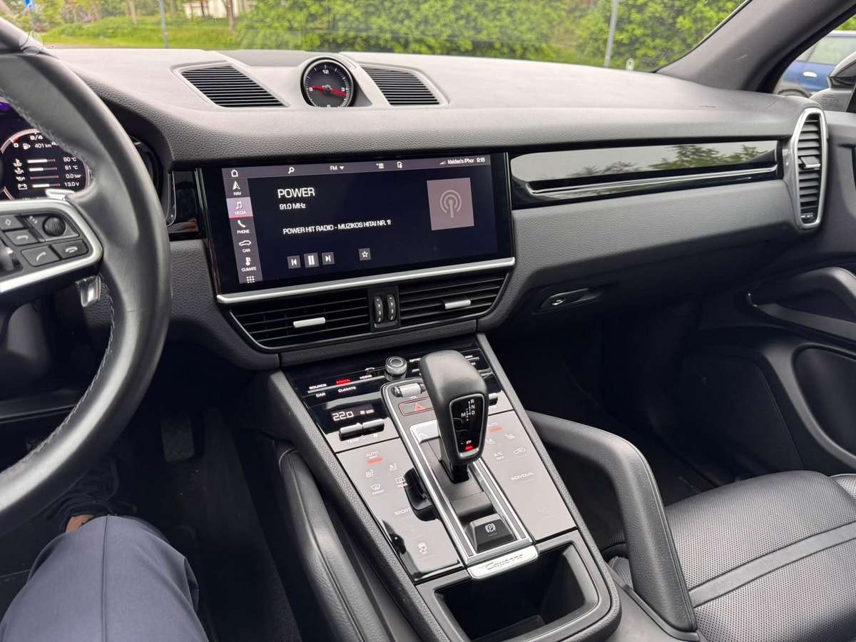 Porsche Cayenne - 8