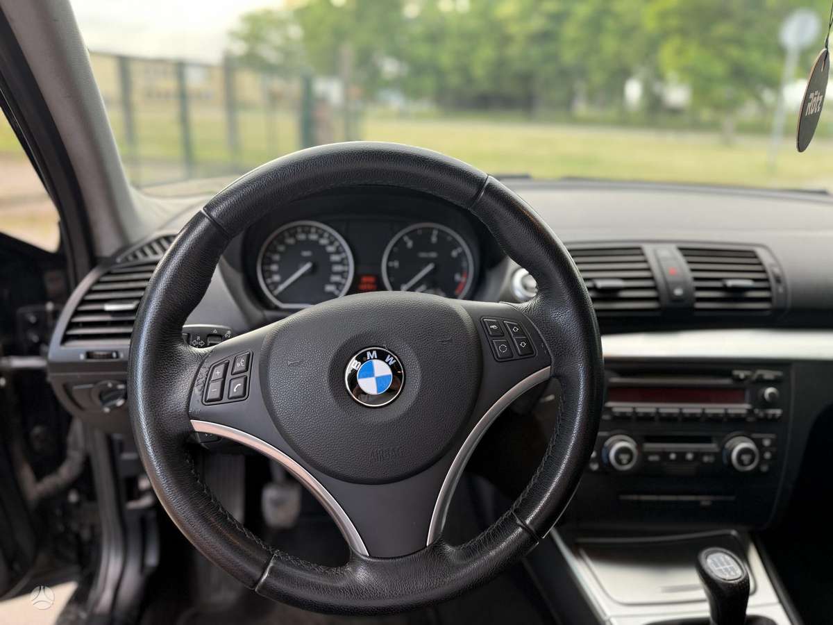 BMW 120, 2.0 l., hečbekas