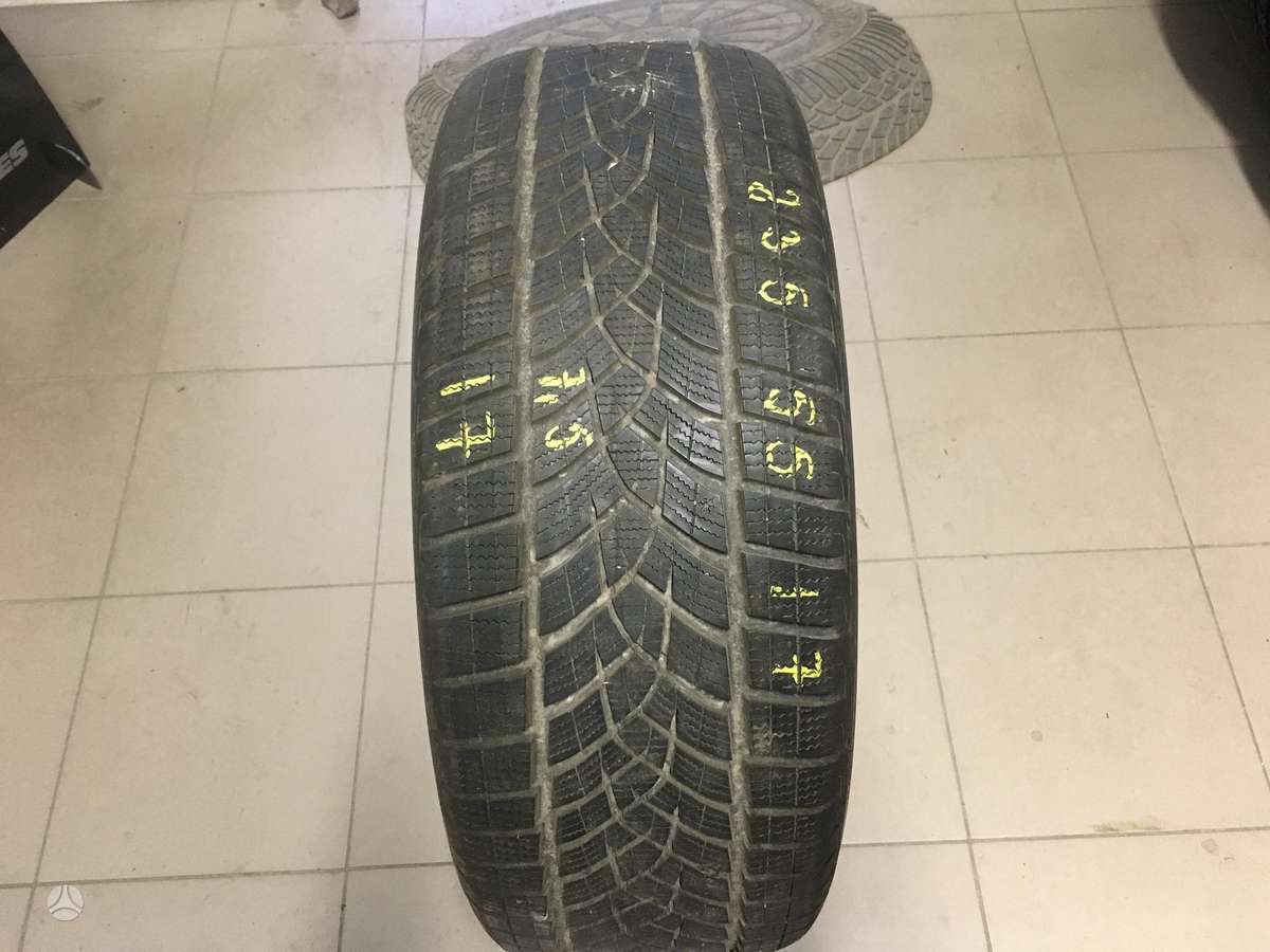 Goodyear Ultra grip performance, žieminės 235/55 R17