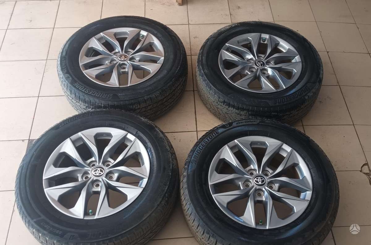 Toyota SIENNA, light alloy, R17