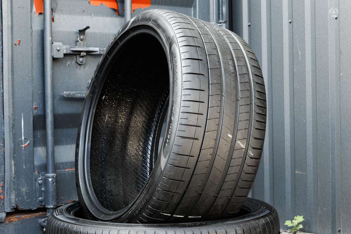 Pirelli P Zero 4, summer 325/30 R23