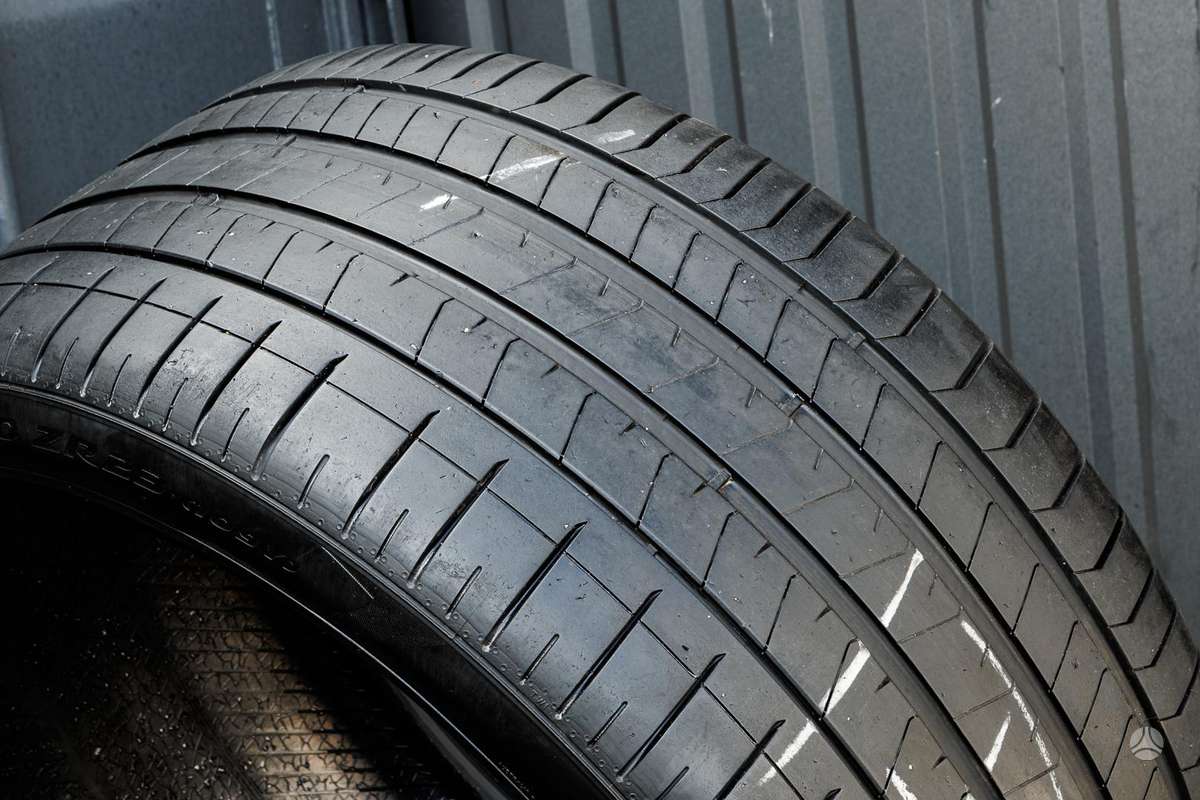 Pirelli P Zero 4, summer 325/30 R23