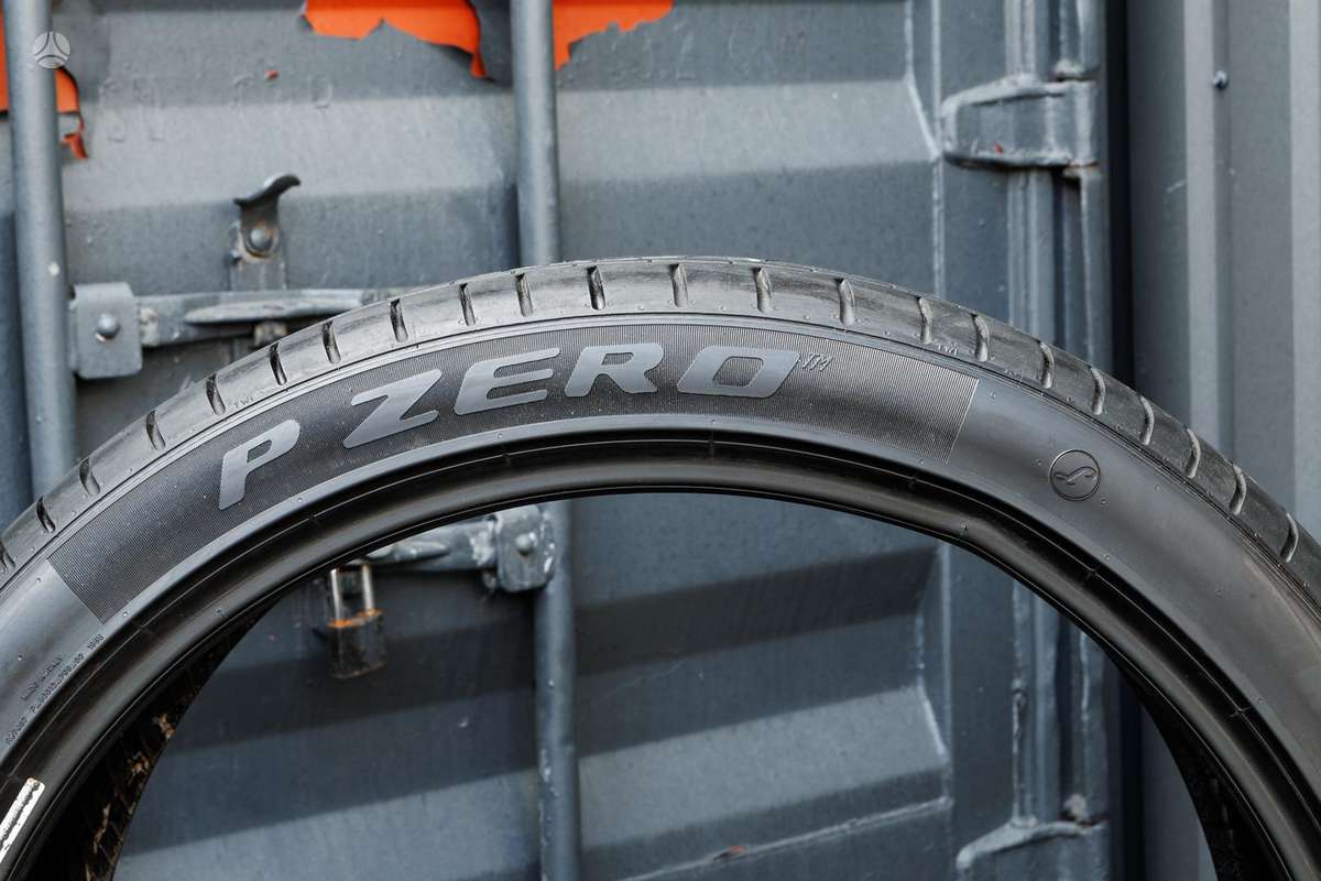 Pirelli P Zero 4, summer 325/30 R23