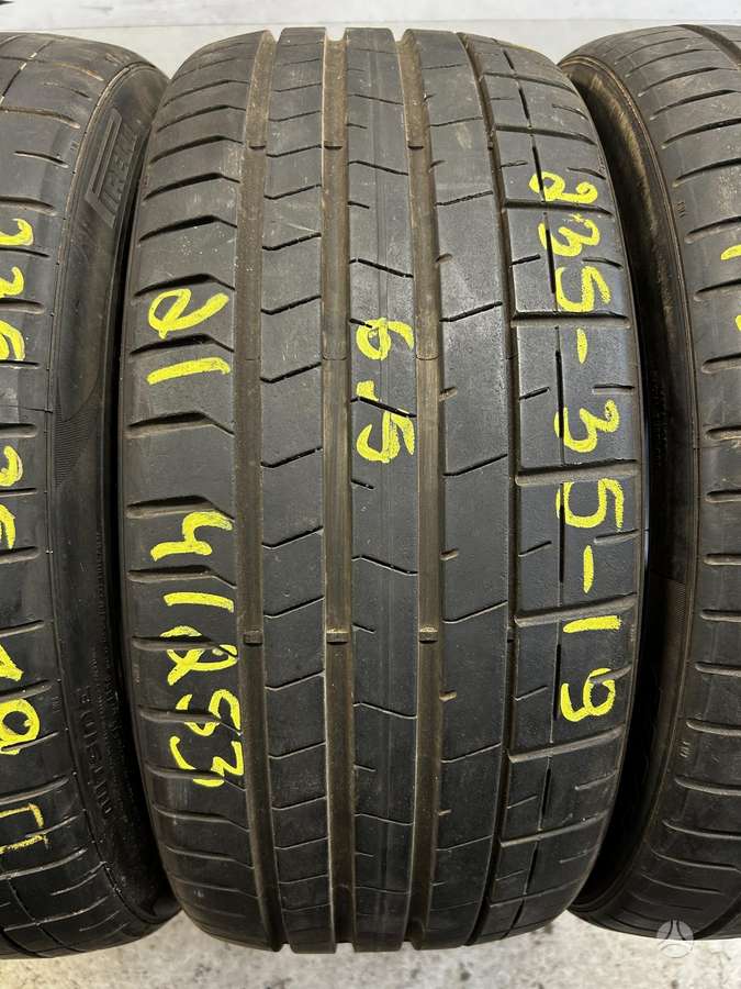Pirelli P Zero PZ4, summer 235/35 R19