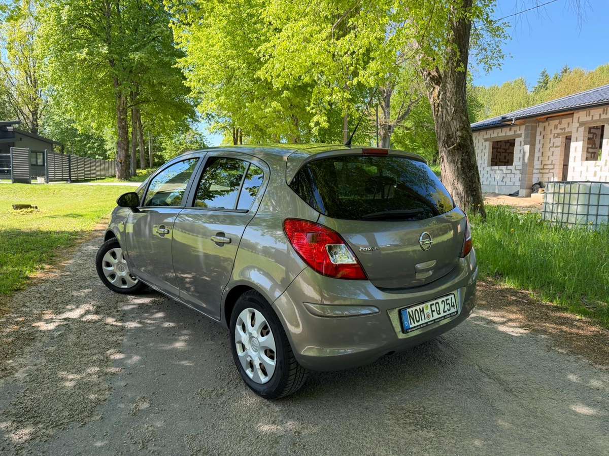 Opel Corsa, 1.4 l., hatchback