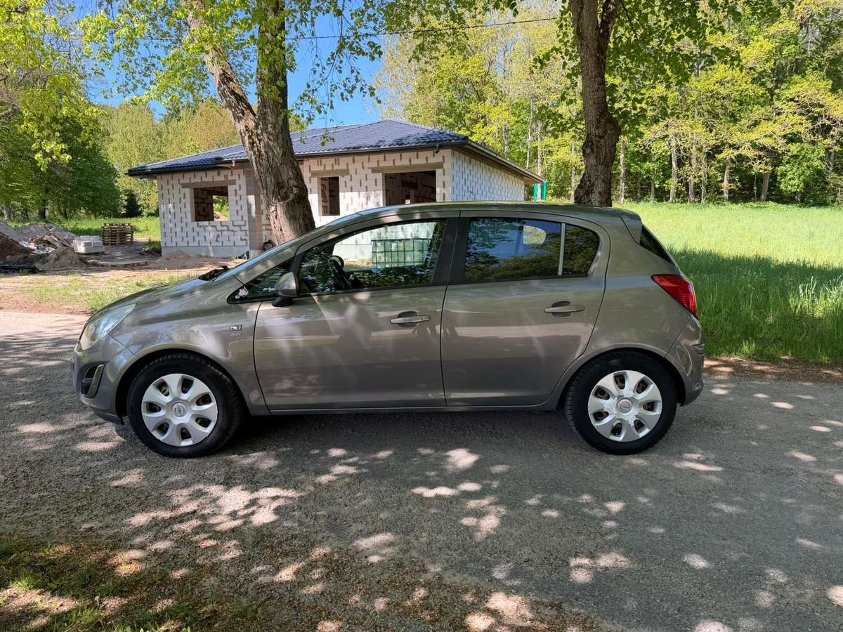 Opel Corsa, 1.4 l., Хэтчбек