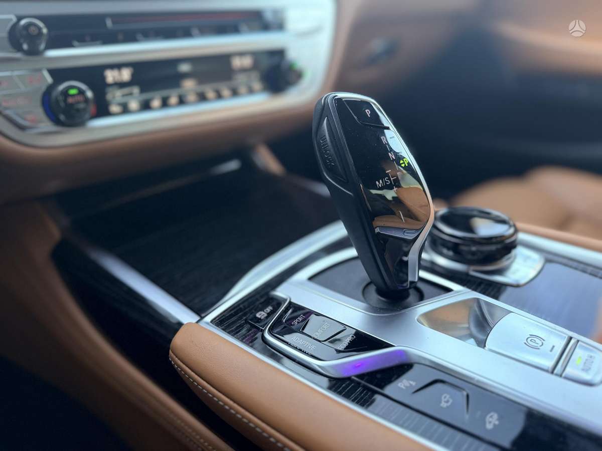 BMW 730, 3.0 l., Седан