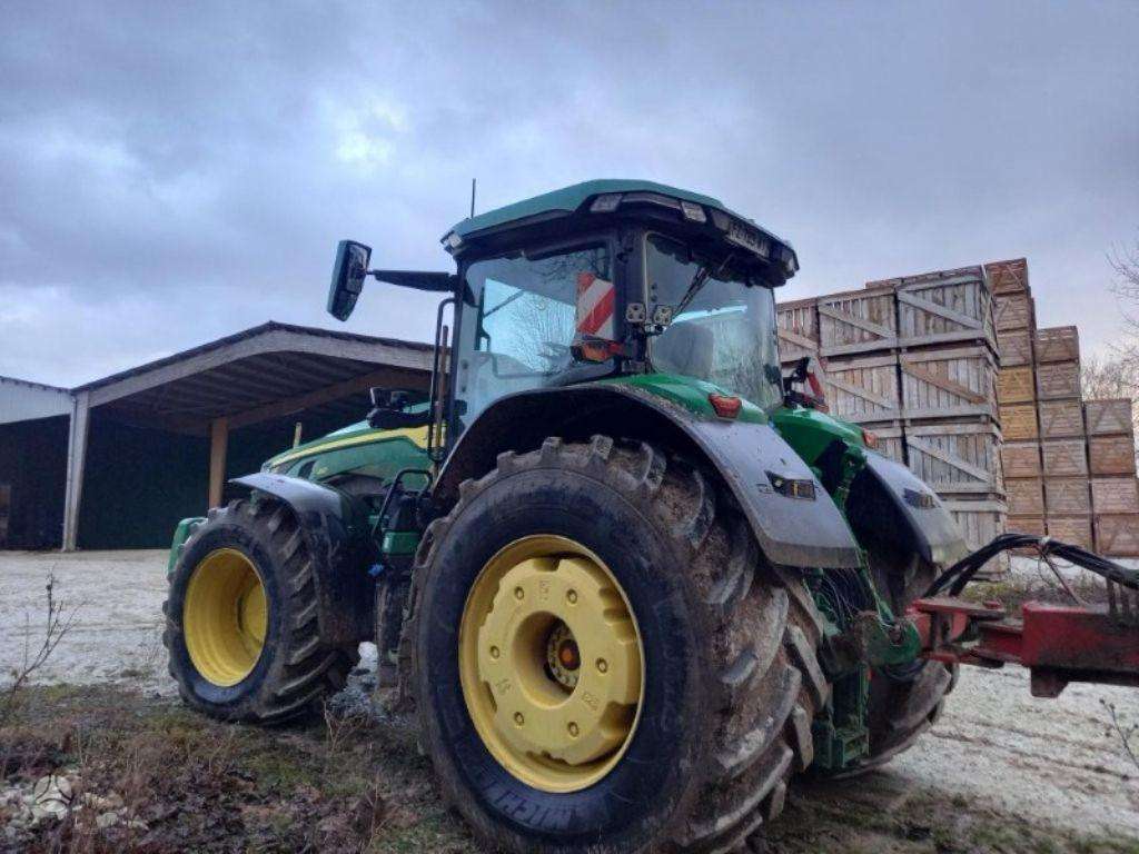 John Deere 8R410, tractors