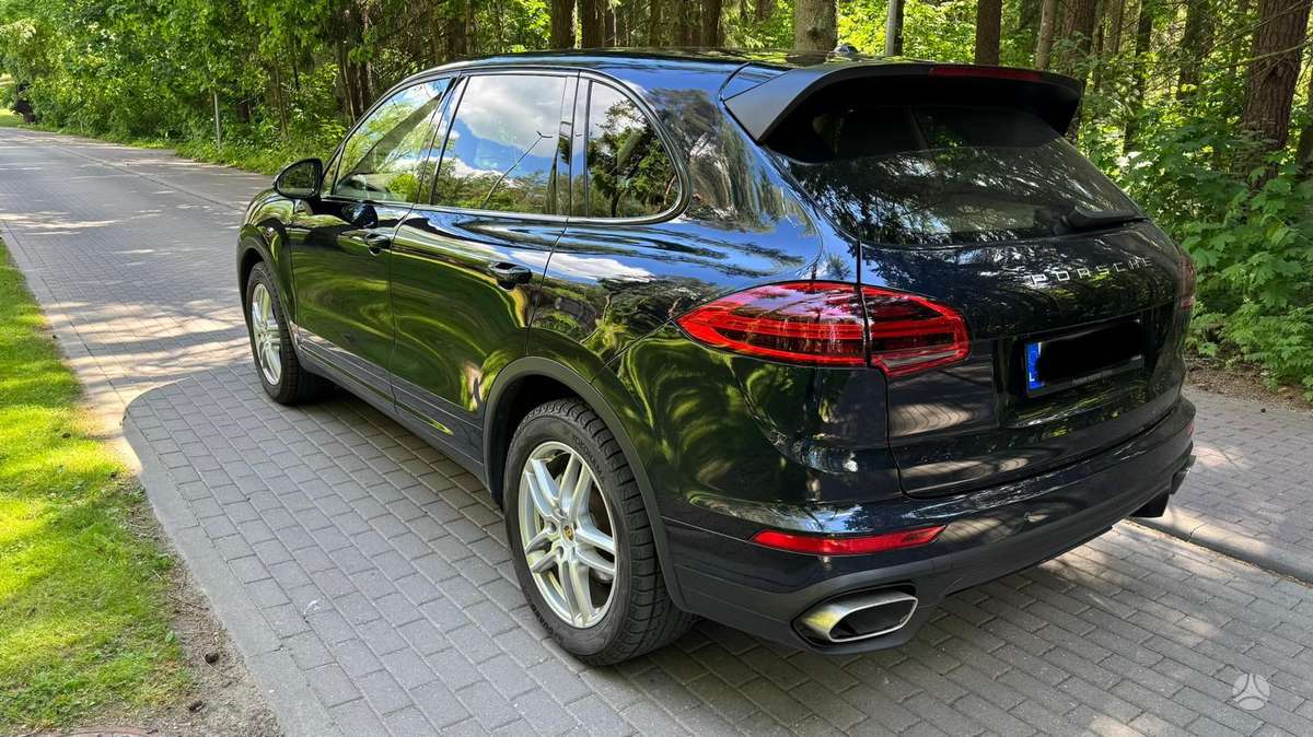 Porsche Cayenne - 5