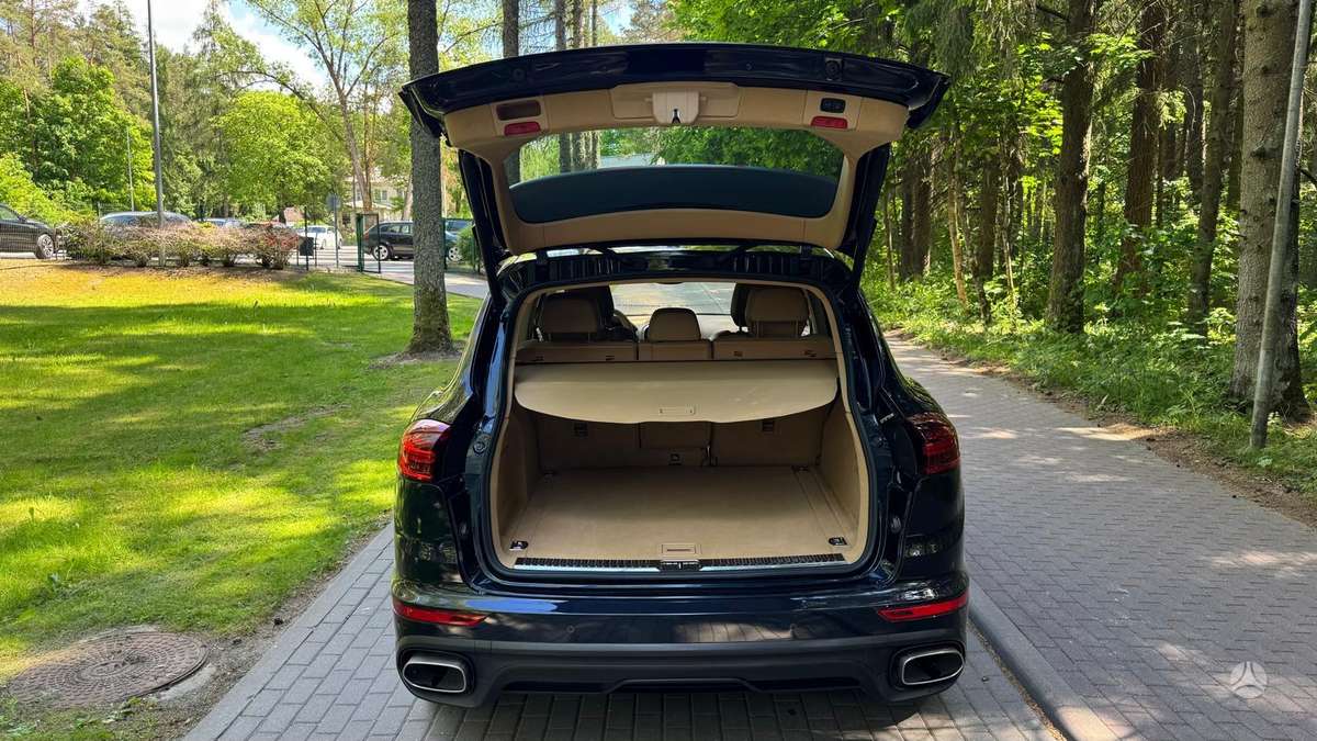 Porsche Cayenne - 9