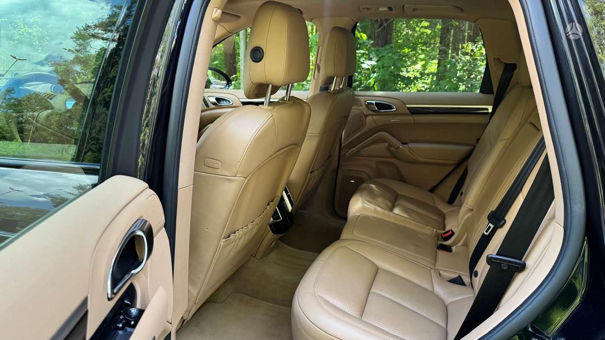 Porsche Cayenne - 8
