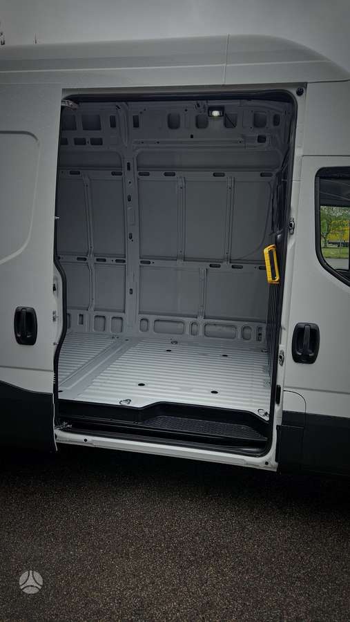 Iveco Daily, 3.0 l., cargo van