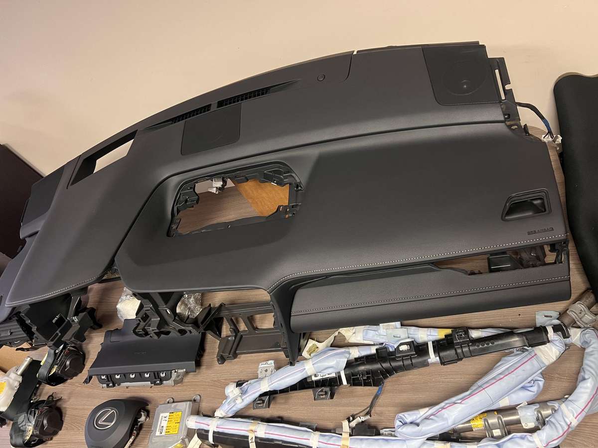 Lexus RX klasė salono detalės