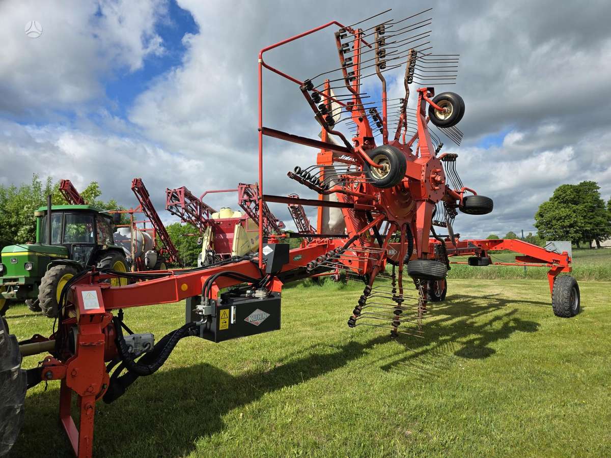 Kuhn GA8020, rakes