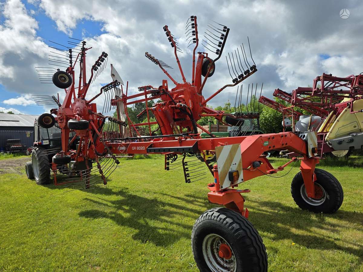 Kuhn GA8020, rakes