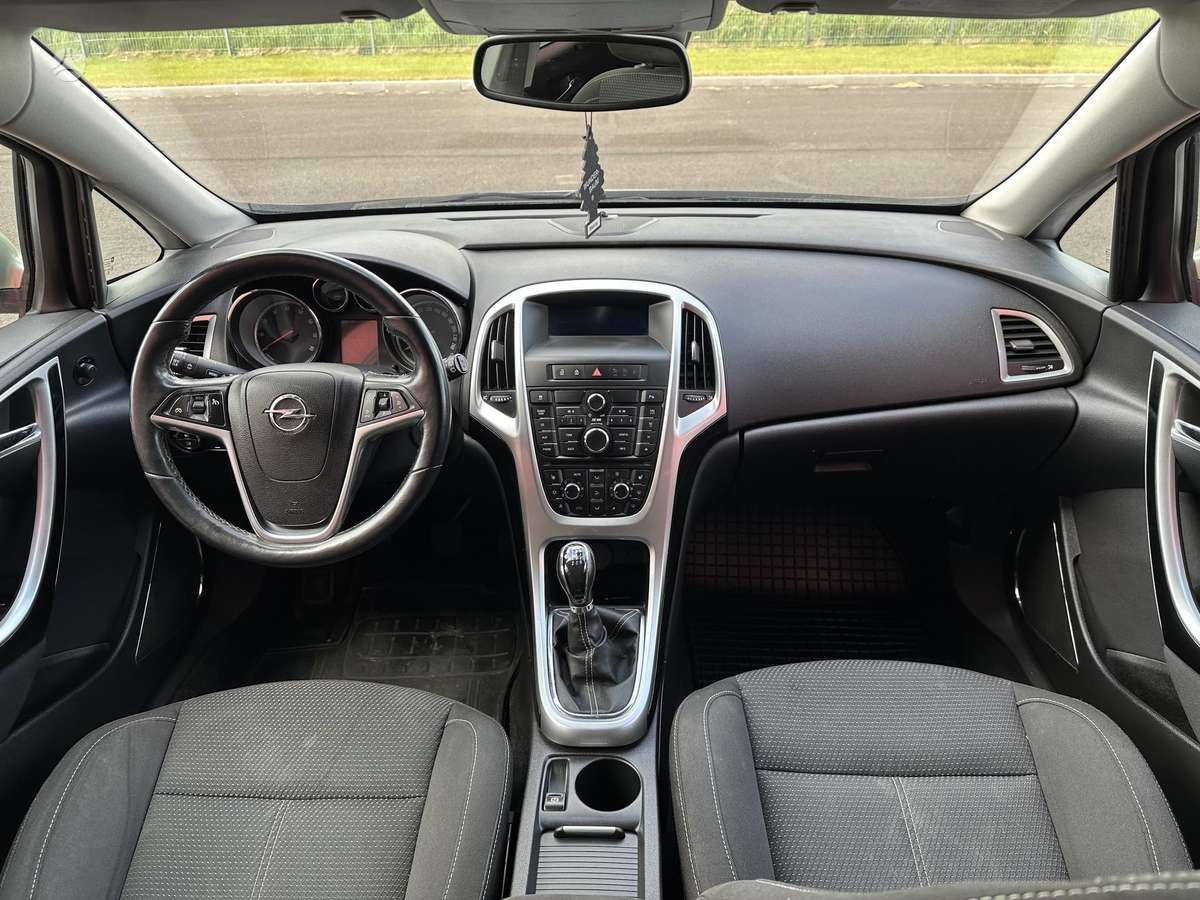 Opel Astra, 1.4 l., hatchback