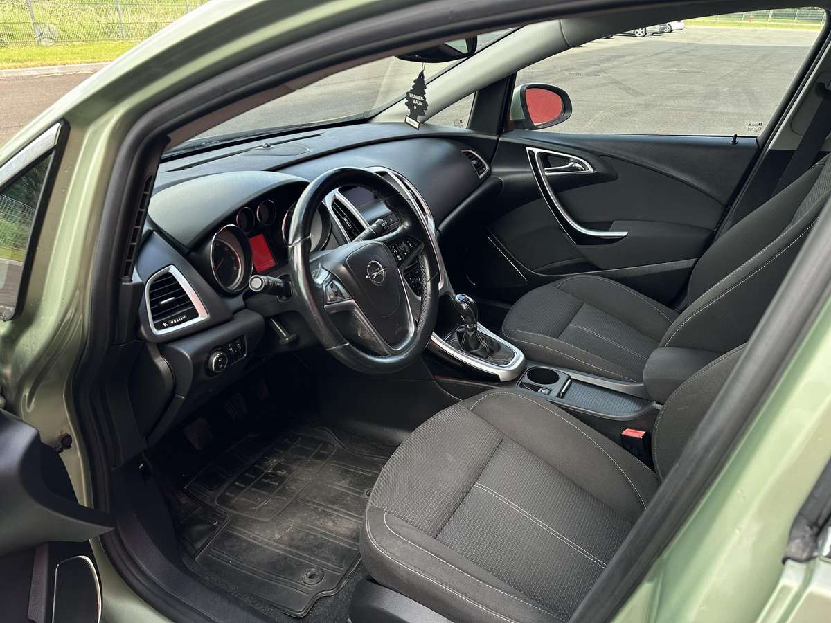 Opel Astra, 1.4 l., hatchback