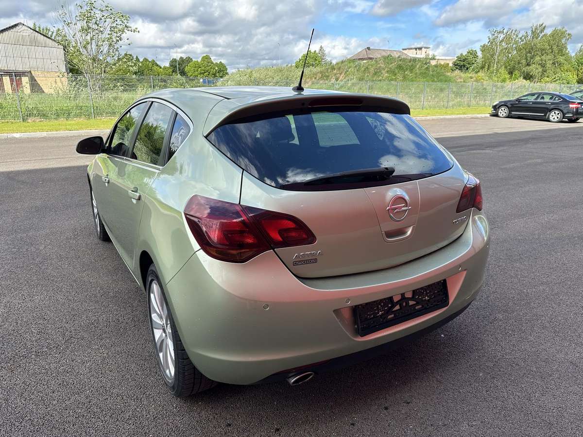 Opel Astra, 1.4 l., hatchback