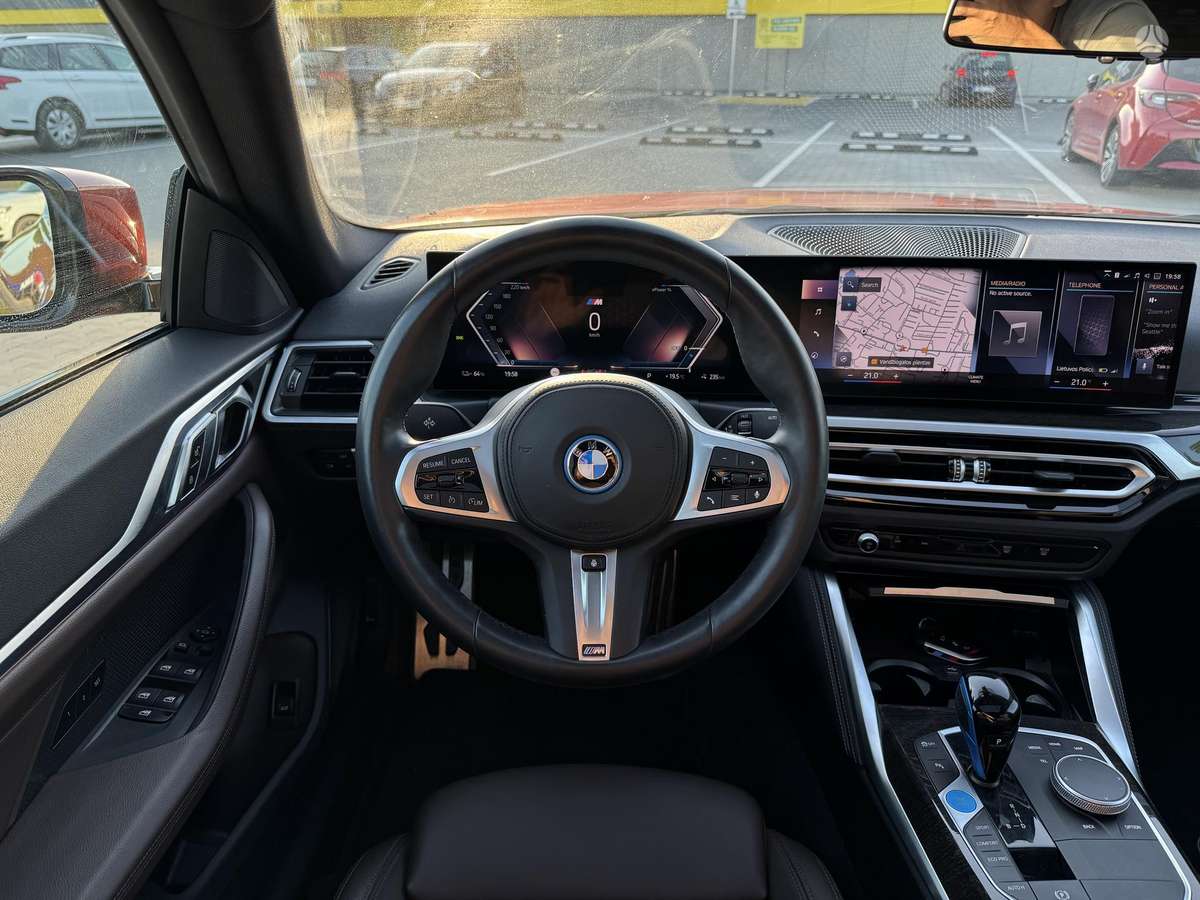 BMW i4, Хэтчбек