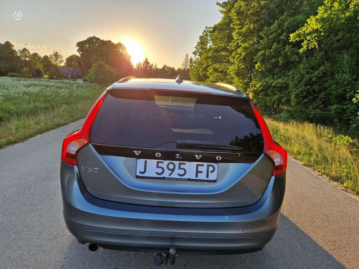 Volvo V60, 2.0 l., Универсал