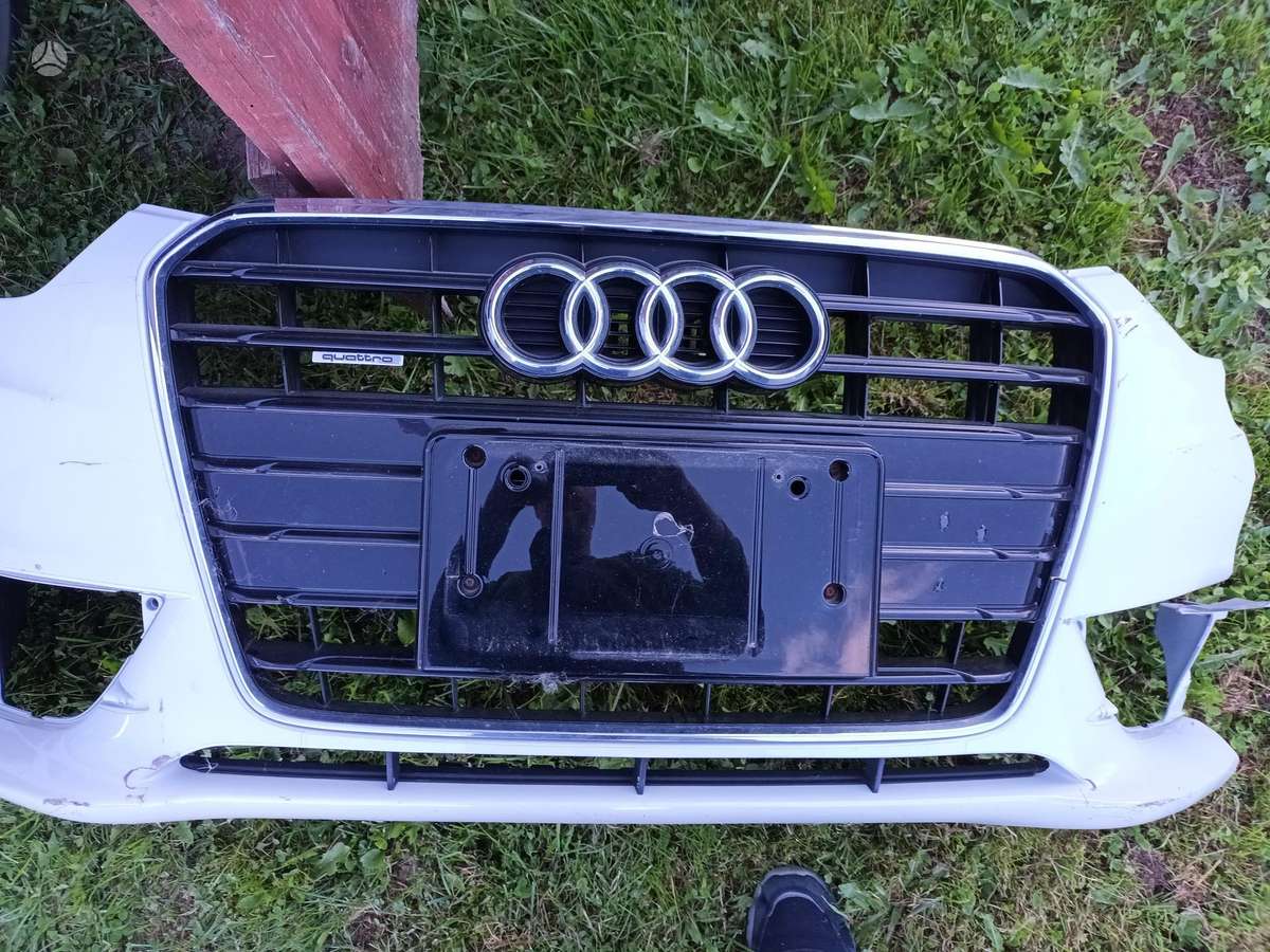 Audi A5 по частям. Variklis dalimis
