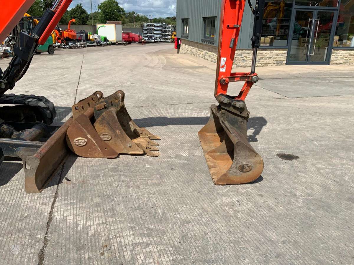 Kubota U55-4, экскаваторы