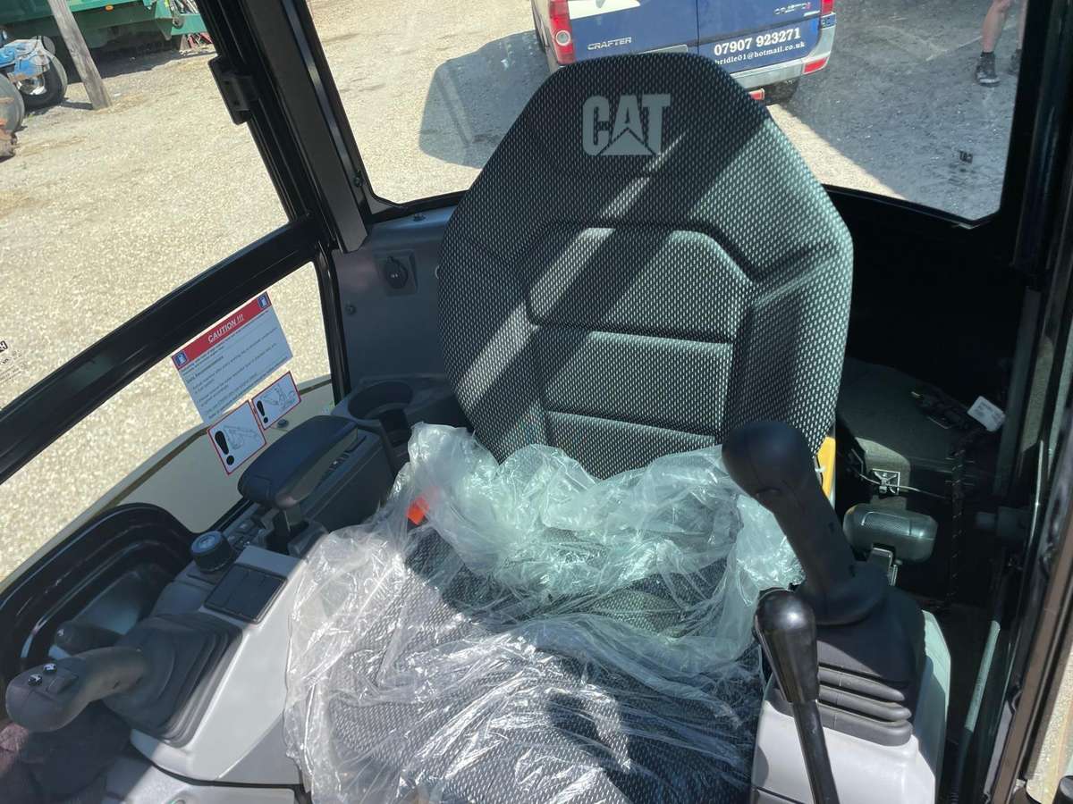 Caterpillar 302.7, mini excavator