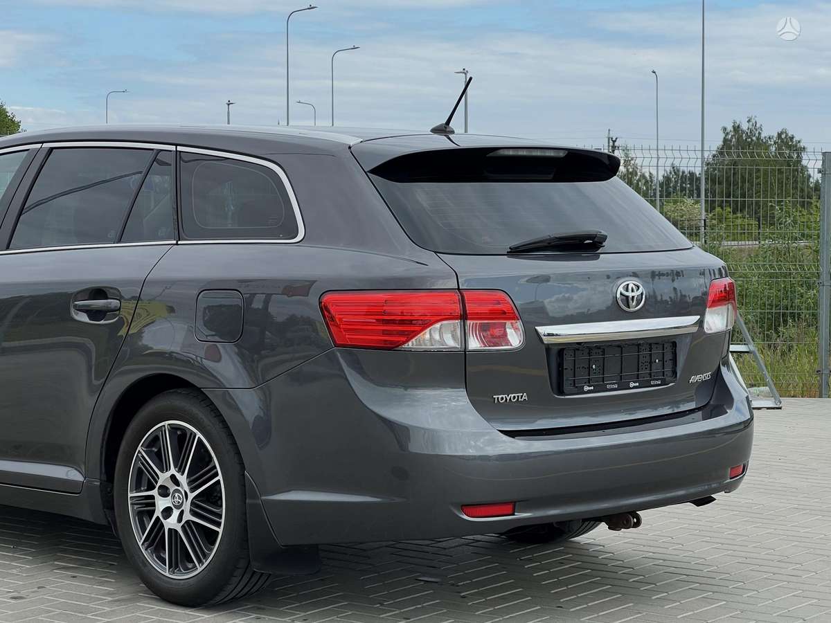 Toyota Avensis, 2.0 l., Универсал