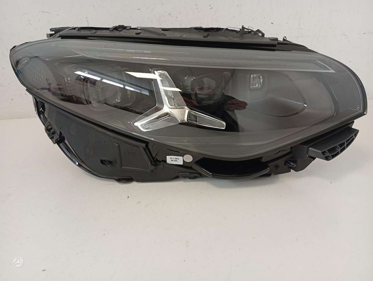 Mercedes-Benz CLA klasė lights