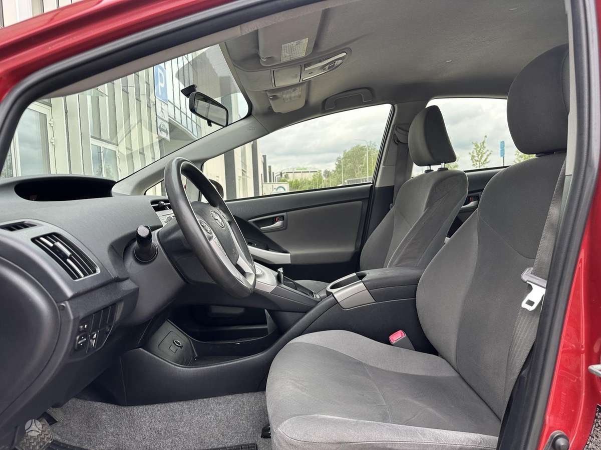 Toyota Prius - 8