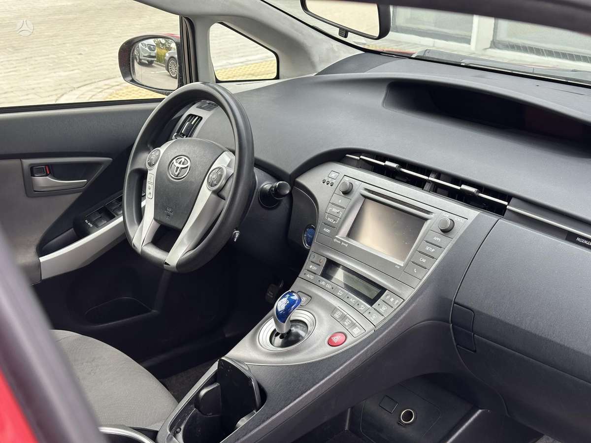 Toyota Prius - 12