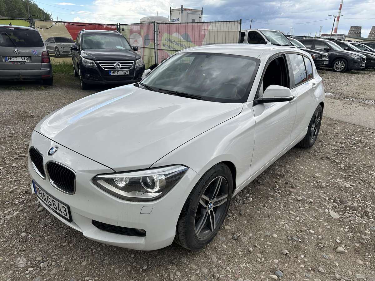BMW 116, 2.0 l., hatchback