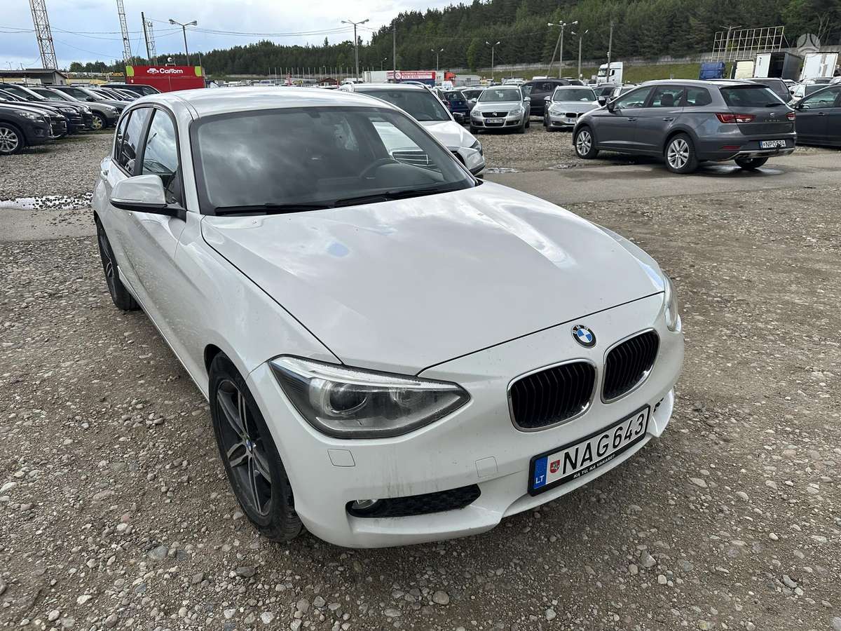 BMW 116, 2.0 l., hatchback