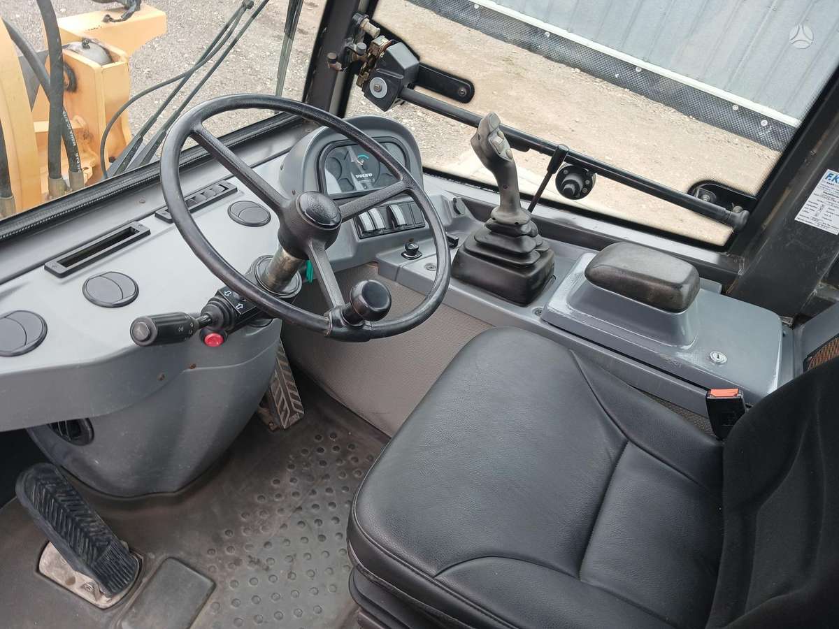 Volvo L25B, frontal loader