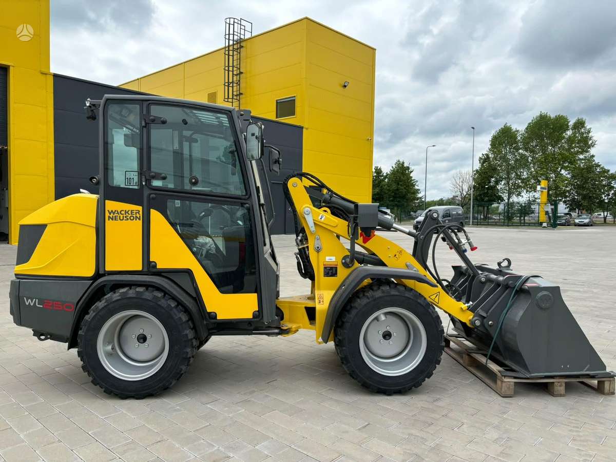 Wacker WL250, фронтальные погрузчики